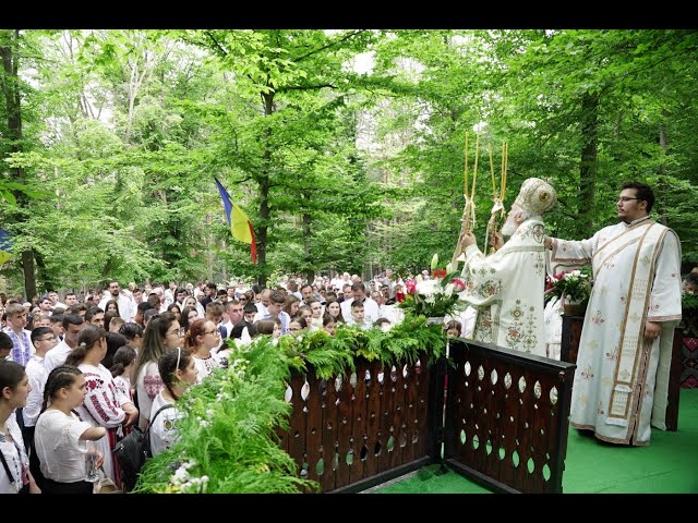 Pelerinajul tinerilor la hramul Mănăstirii Buciumeni