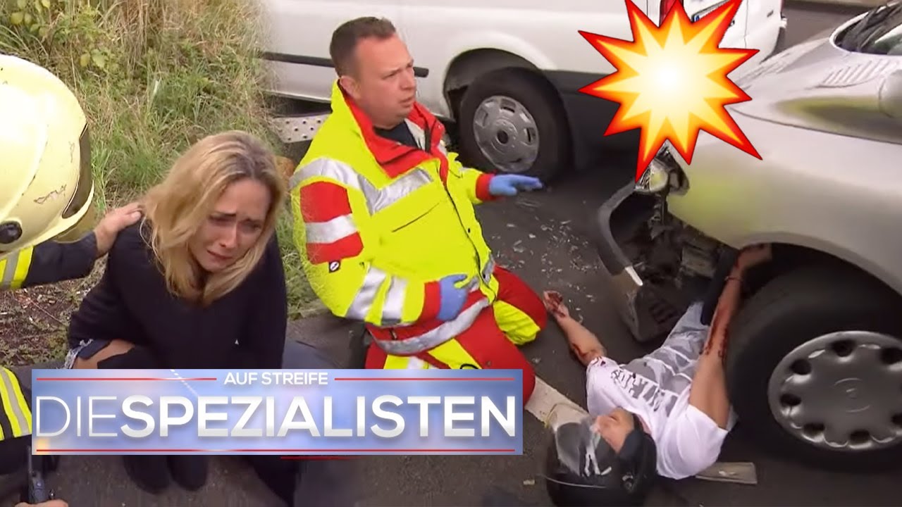 Stauende nicht bemerkt? 😱 Rollerfahrer wird zwischen Autos EINGEQUETSCHT💥😣| Die Spezialisten | SAT.1