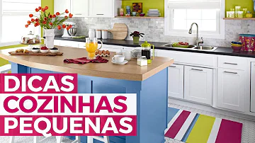 Como devo decorar uma cozinha pequena?