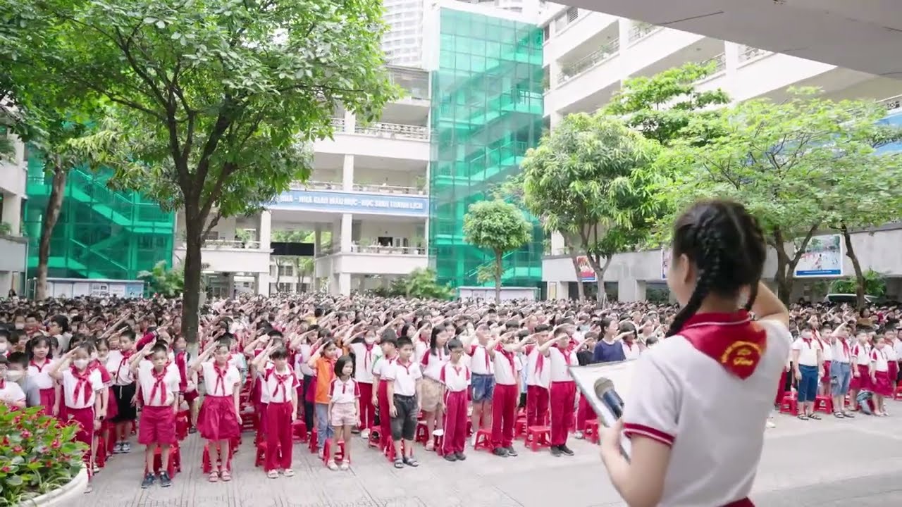 NGHI LỄ CHÀO CỜ - TRƯỜNG TIỂU HỌC DVA - TRẦN HÀ GIANG