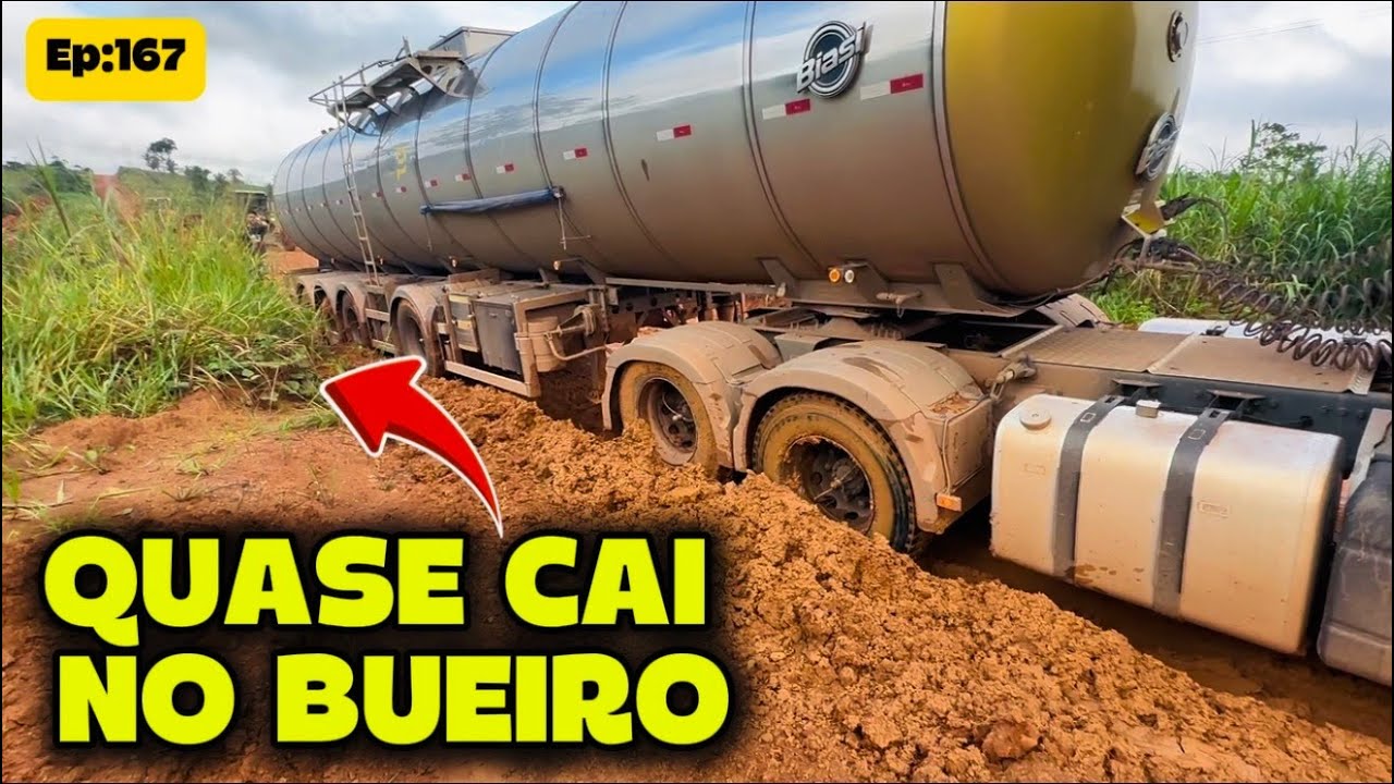 CARRETA QUASE CAI NO BUEIRO