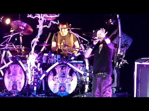 Korn - Falling Away From Me (Live at the Premier Center in Sioux Falls, SD)