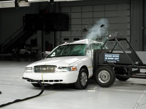 2007 Ford Crown Victoria side IIHS crash test