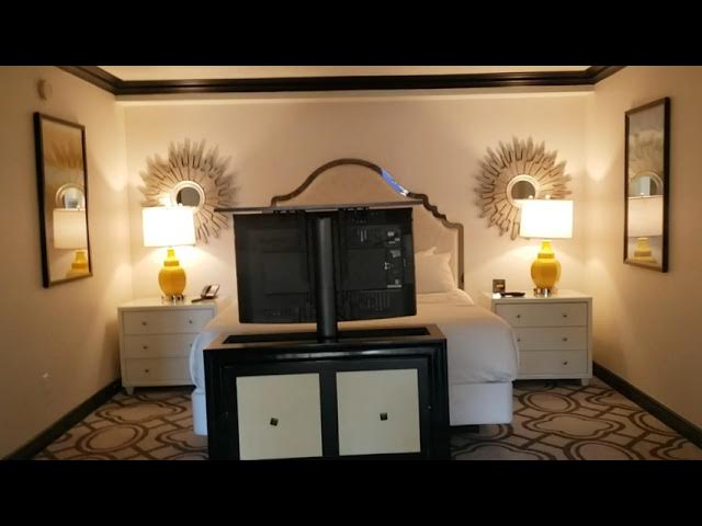 Paris Las Vegas - Burgundy King Room 