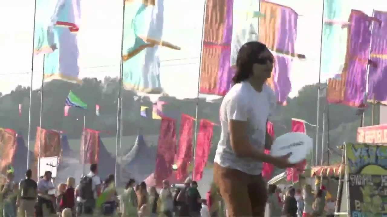 Film backdrop image for Glastonbury 2013: scenes from the rain (2013)
