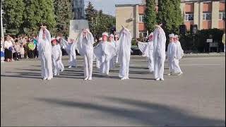Белые журавли- танцевальная студия "Этуаль" выступление на митинге ко дню Великой Победы!!!