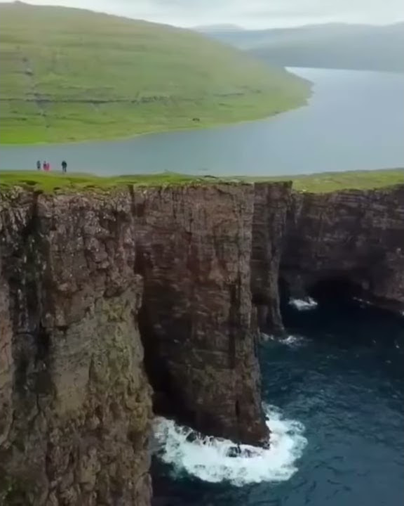 The river over the Faroe Islands sea 💛