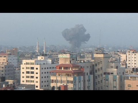 Israel bombs Hamas base in Gaza after rocket attack - YouTube