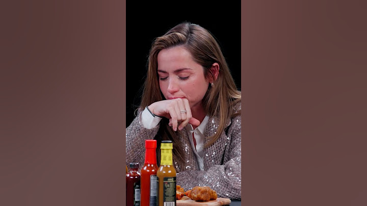 This Ana De Armas moment on Hot Ones had the studio cracking up 😭