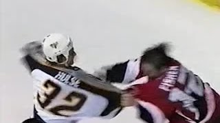 Mike Fisher vs Cale Hulse Dec 30, 2002 Resimi