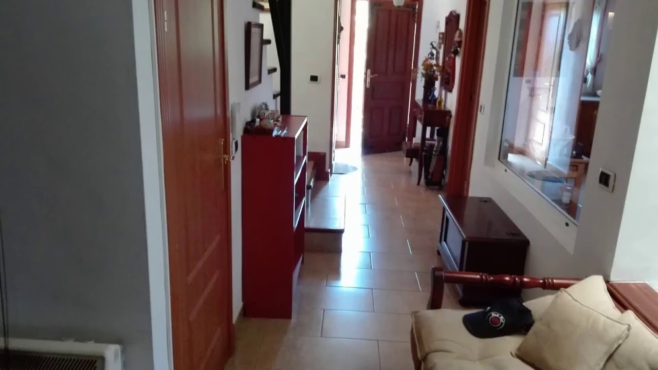 GRAN CHALET ADOSADO EN GUAMASA-GARAJE