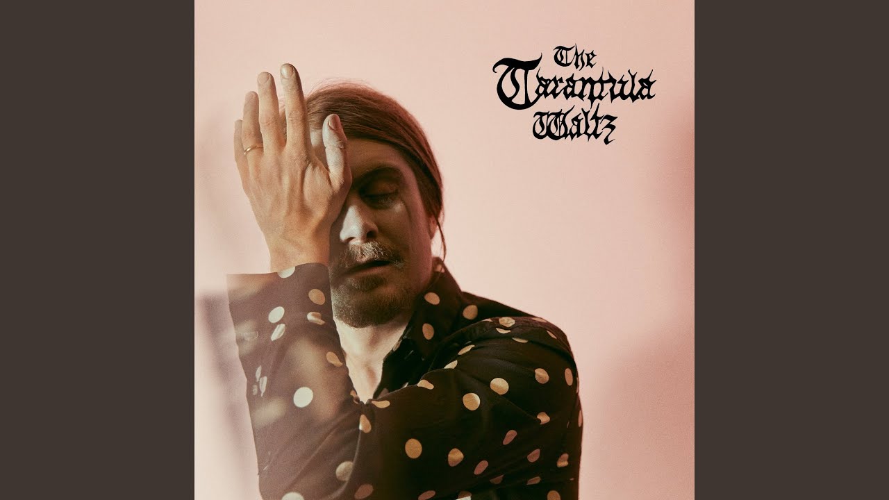 Obejrzyj Fallin' w YouTube Obejrzyj Fallin' w YouTube