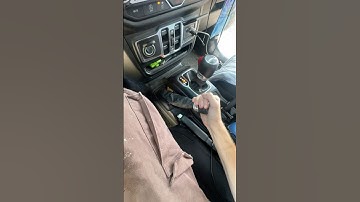 👉 How to Put Your (newer) Jeep Wrangler/Gladiator in 4WD (4H & 4L) and back into 2WD – Quick Demo!