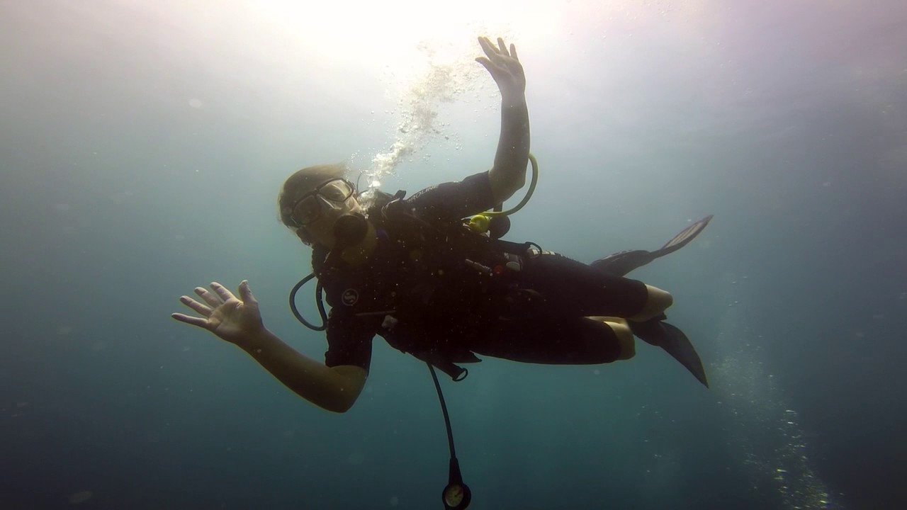 Explorations à Bali Sophie & Clémence Abyss dive center Amed