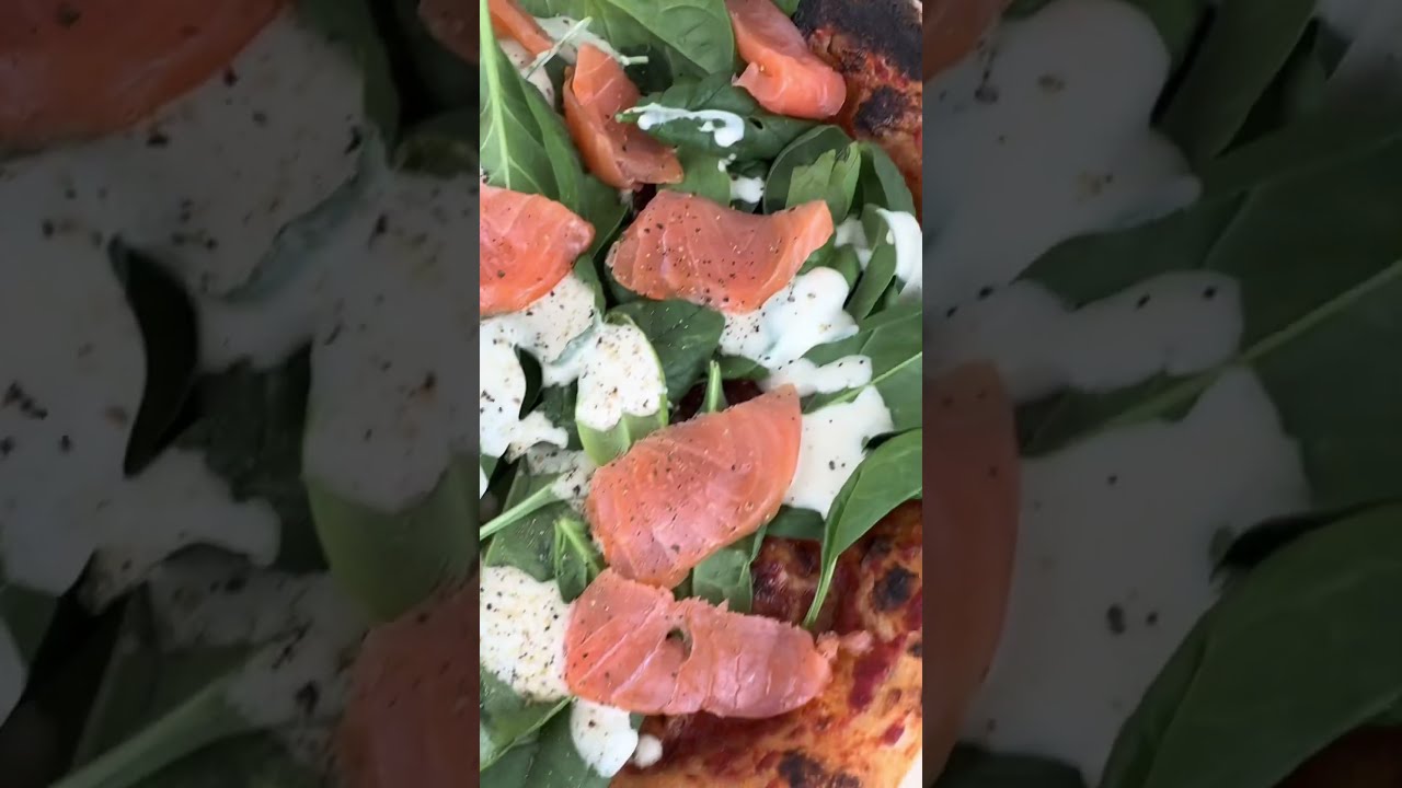 NEW STYLE: RAW PIZZA 🍕 Pizza mit frischem Spinat, Räucherlachs und ...