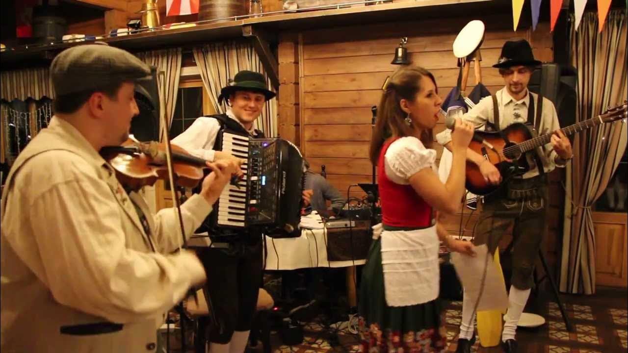 Тирольский йодль. Швейцарский певец йодль. Йодль швейцария пастухи. Йодль швейцария. Тирольские напевы.