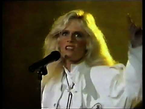 Video: Kim Carnes xalis sərvəti: Wiki, Evli, Ailə, Toy, Maaş, Qardaşlar