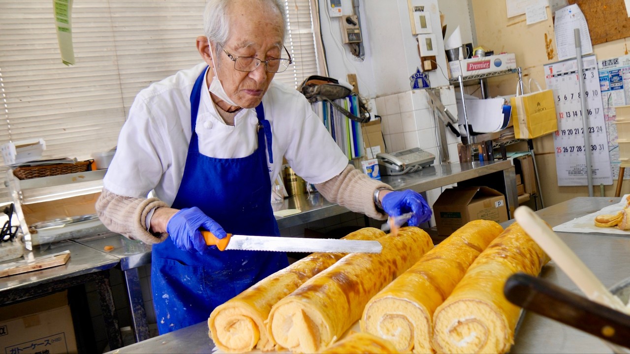 Дедушка печет 