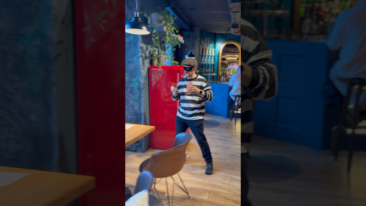 Макс отжигает #рецептыкоктейлей #бармен #party