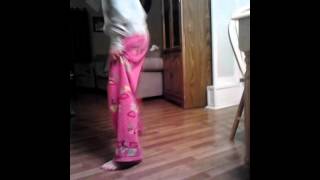 Taya Trying To Twerk