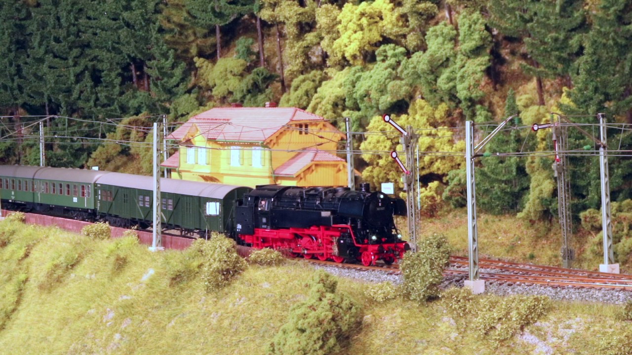 Roco BR 85 Neuheit: Baureihe 85 mit dynamischem Dampf auf der Höllentalbahn