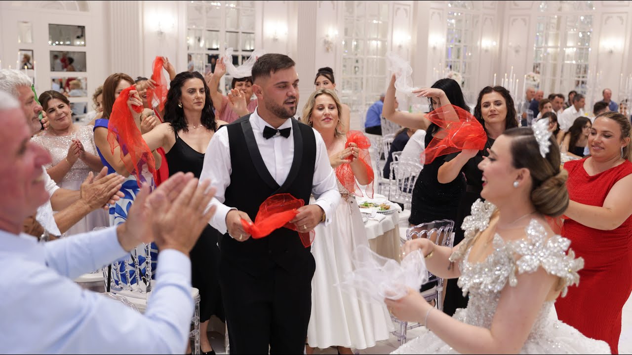 Dasma Andit & Bea Krushqit ne valle