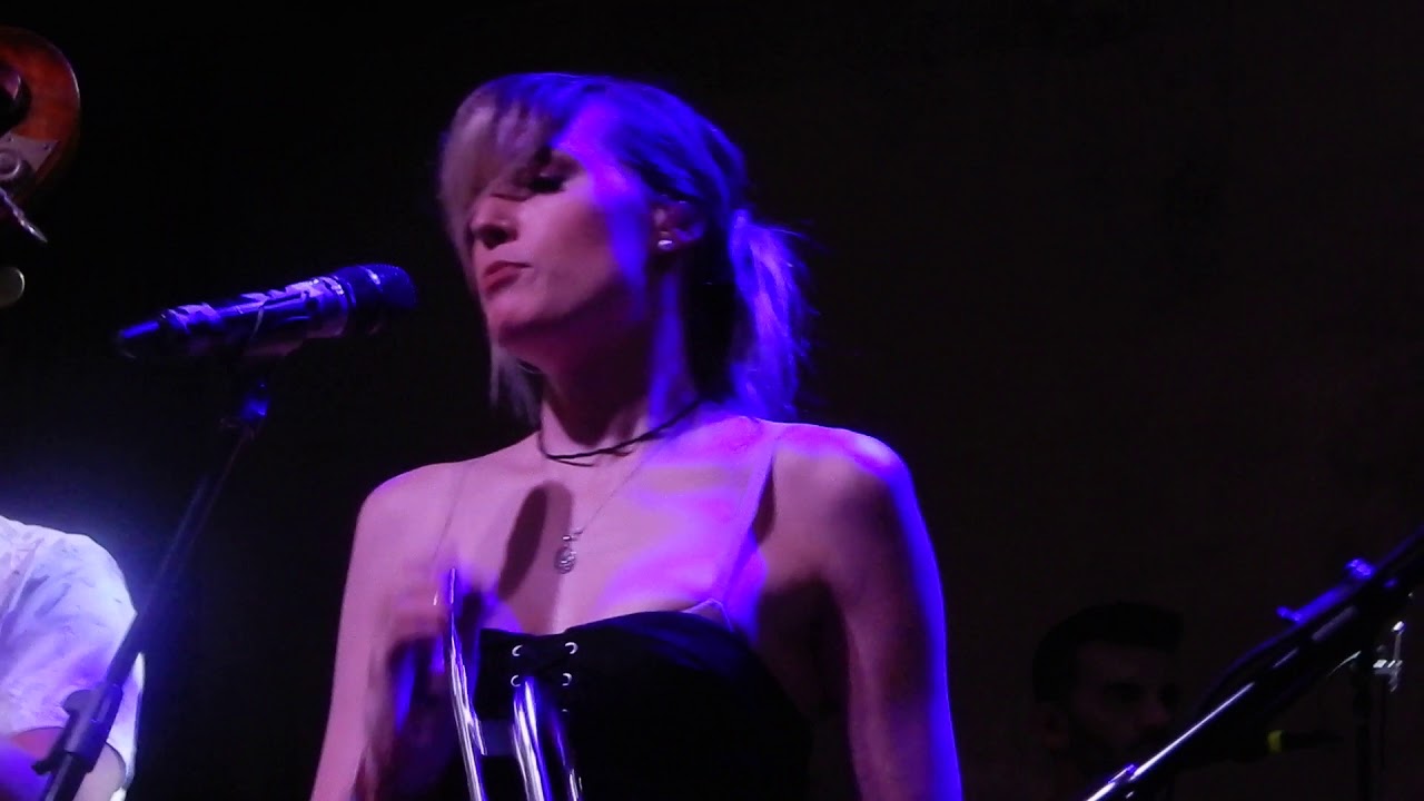 Jenny and The Mexicats - Frenetico Ritmo (live at HOB)