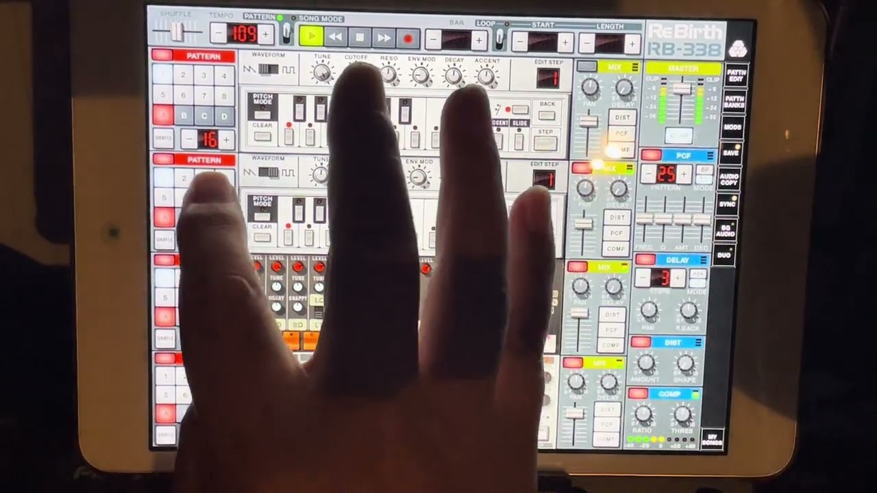 Propellerhead ReBirth RB-338 ( iPad ) DEFAULT SONG