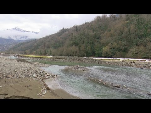 მდინარე მაჭახლიდან უკანონოდ ინერტულ მასალას ისევ იღებენ ?!