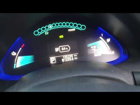 Nissan leaf часы