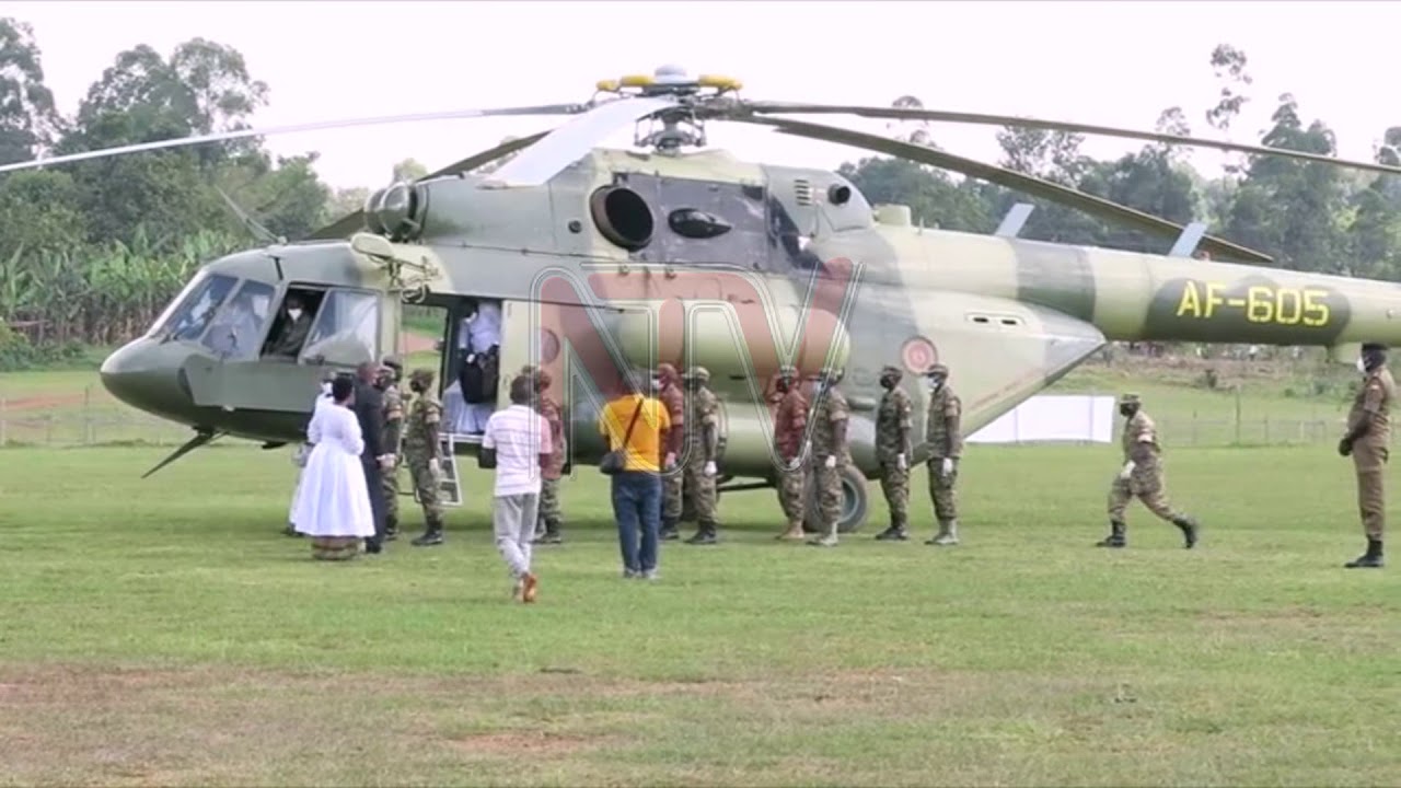 Faithful receive the body of Owobusobozi Bisaka