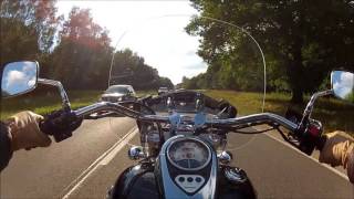 Kawasaki VN 900 Classic Encounter with a Plane