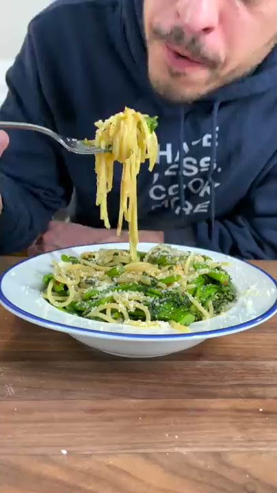 THIS PASTA TAKES 10 MINUTES TO MAKE