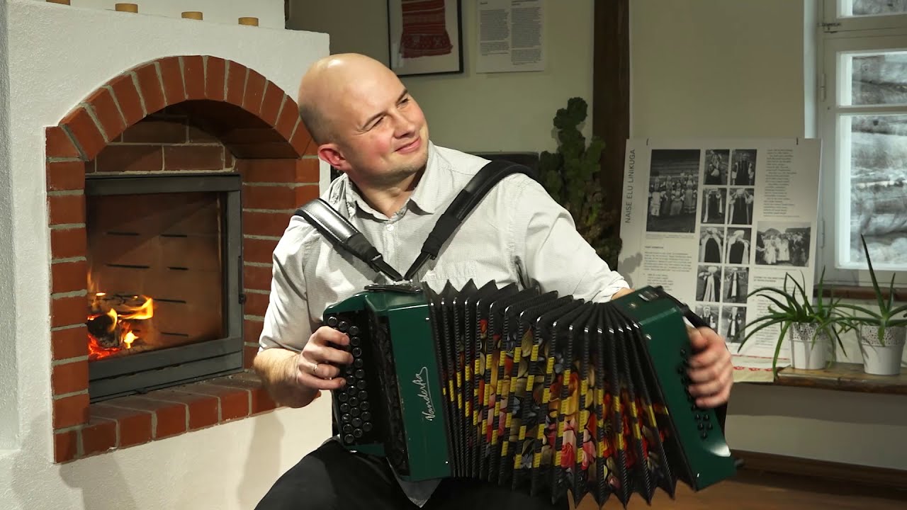 Väike kontsert: Toomas Valk ja pojad. Setomaa lõõtsalood