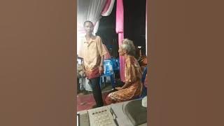 Viral..,!kakek nenek berantem di panggung,lucu habis//