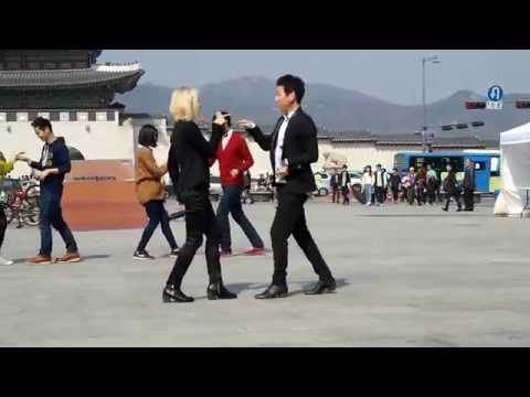 썸 - 소유 & 정기고 Feat. 릴보이 Of 긱스 Outdoor K pop dance class Gwanghwamun Square Seoul