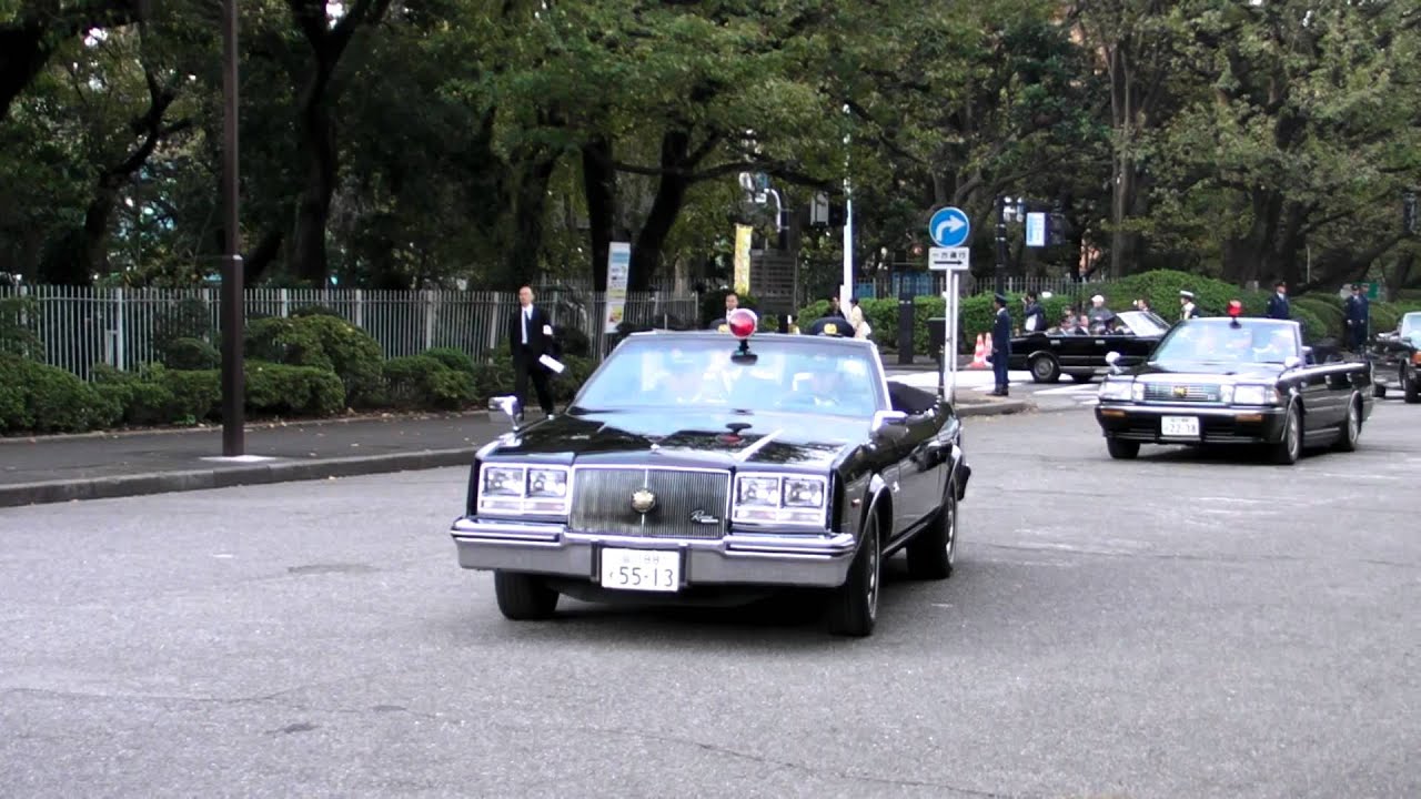 Police Convertible 警視庁 警備部 オープンカー車列 motorcade of police convertibles Tokyo - YouTube
