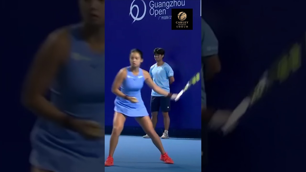 THE BEAUTIFUL ALEX EALA PREPARES FOR HER SERVE 😍 