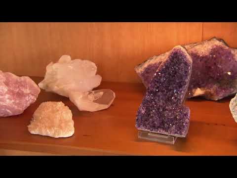 Video: De Magische Eigenschappen Van Stenen En Mineralen: Amethist