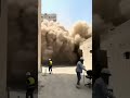  شاهد هدم مبنى طويل شاهد الغبار ليك اذا عجبك الفيديو