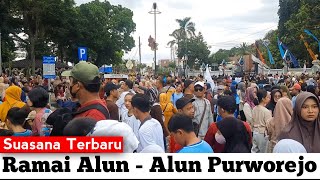 Suasana Alun-Alun Purworejo saat ada Drumband