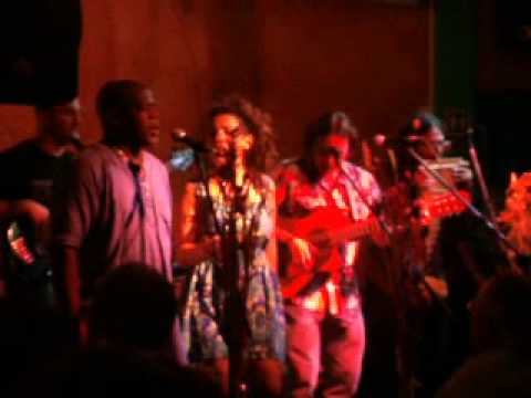 Santadiabla --Chacarera Santiagueña y Eleggua - En Vivo en Jalapeña (C.A.B.A. 15-11-13)