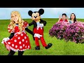 ISABELLA SI FINGE UN PERSONAGGIO DI DISNEYLAND E SI NASCONDE NEL PARCO DIVERTIMENTO!