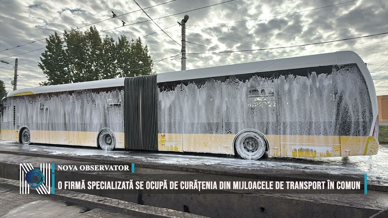 O FIRMĂ SPECIALIZATĂ SE OCUPĂ DE CURĂȚENIA DIN MIJLOACELE DE TRANSPORT ÎN COMUN