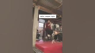CUCAK HAMPA - ARI KEMPOT 🤣 Lagunya Hampa, Liriknya Cucak Rowo ❗