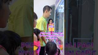 Semua Penasaran Papi Bisa Main Mesin Capit Ga Ya??#Viral#Lucu#Trend#Shortvideo#Shortviral#Viralvideo