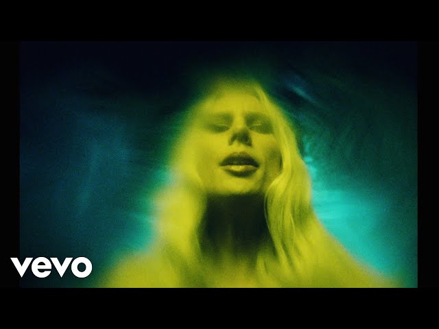 WOLF ALICE - LIPSTICK ON THE GLASS