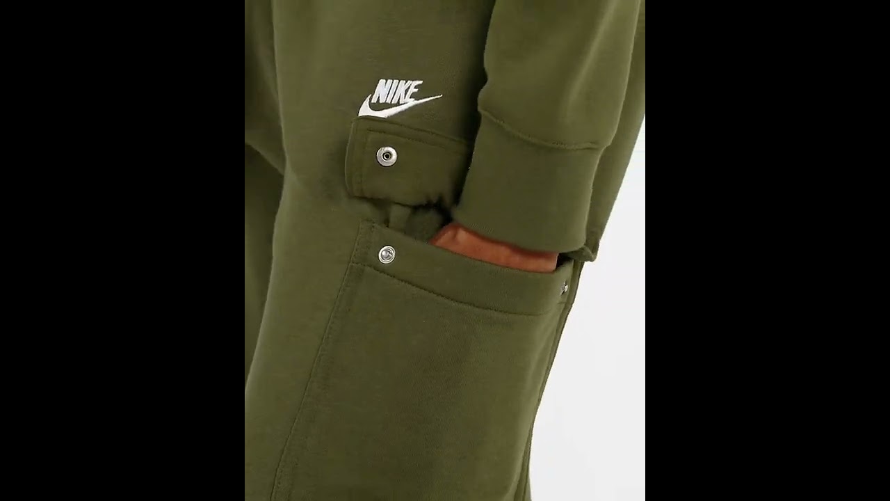 Nike Sportswear Club FleeceMen's Cargo Pants$55