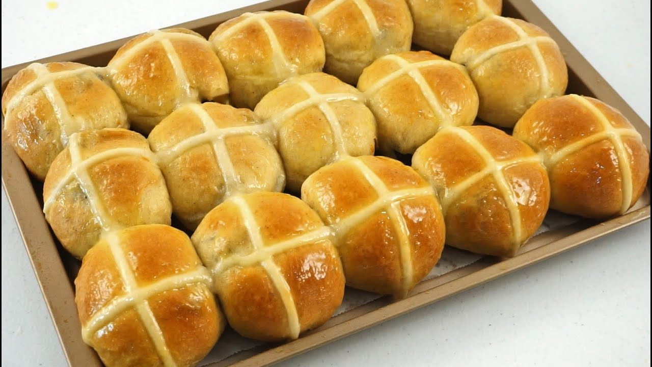 Soft And Fluffy Hot Cross Buns