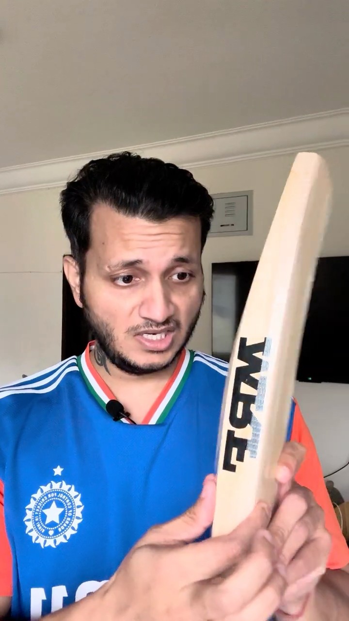 VIRAT KOHLI NEEDS THIS BAT ??#shorts #youtubeshorts #cricket #collection #unboxing